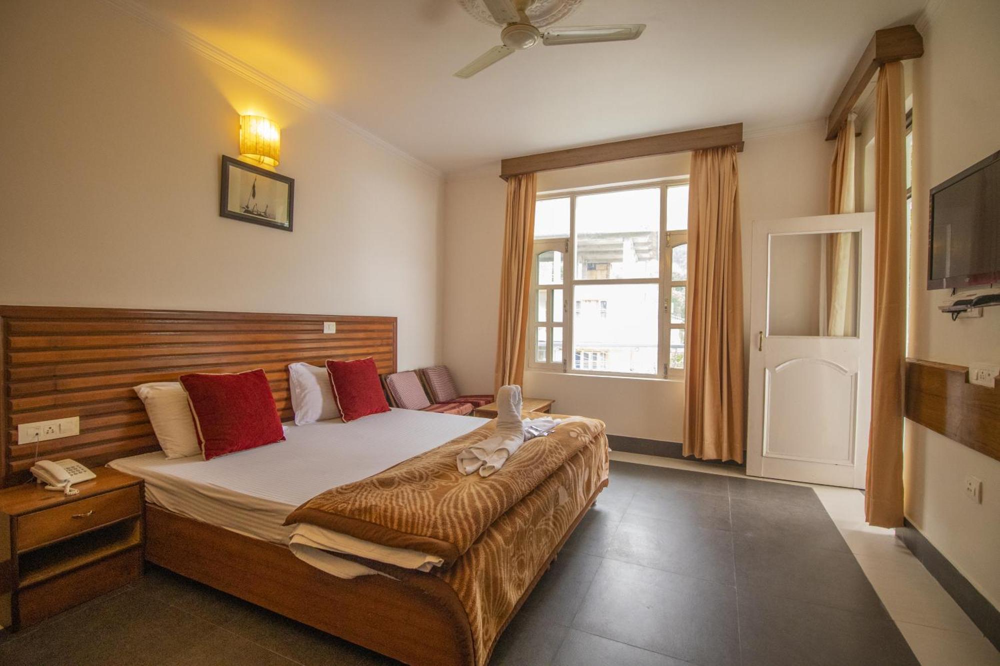 Wow Stayz2 Hotel The Lodge Dharamshala Esterno foto