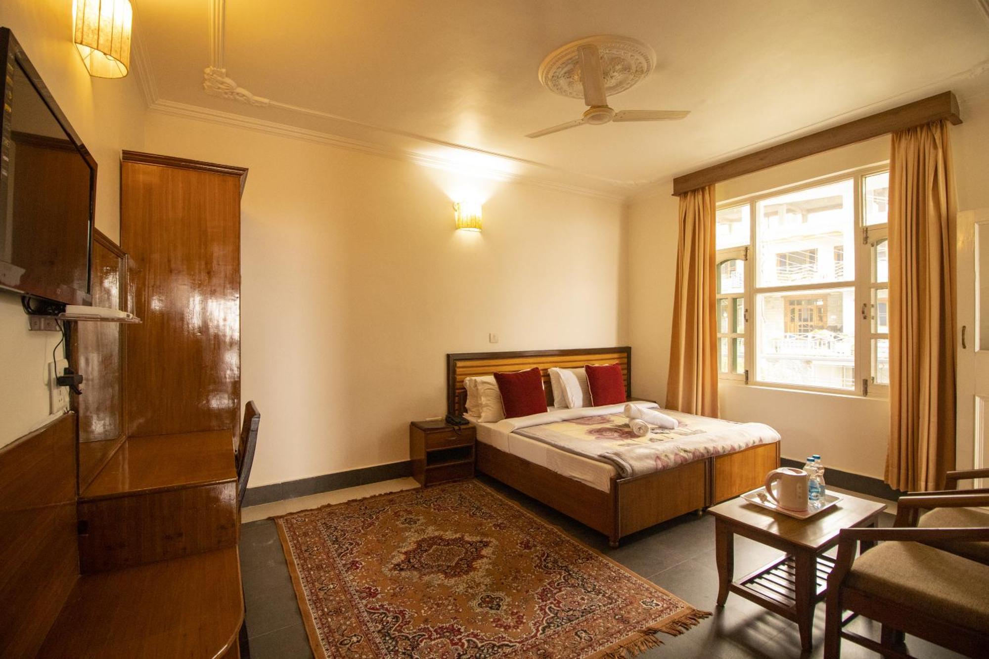 Wow Stayz2 Hotel The Lodge Dharamshala Esterno foto