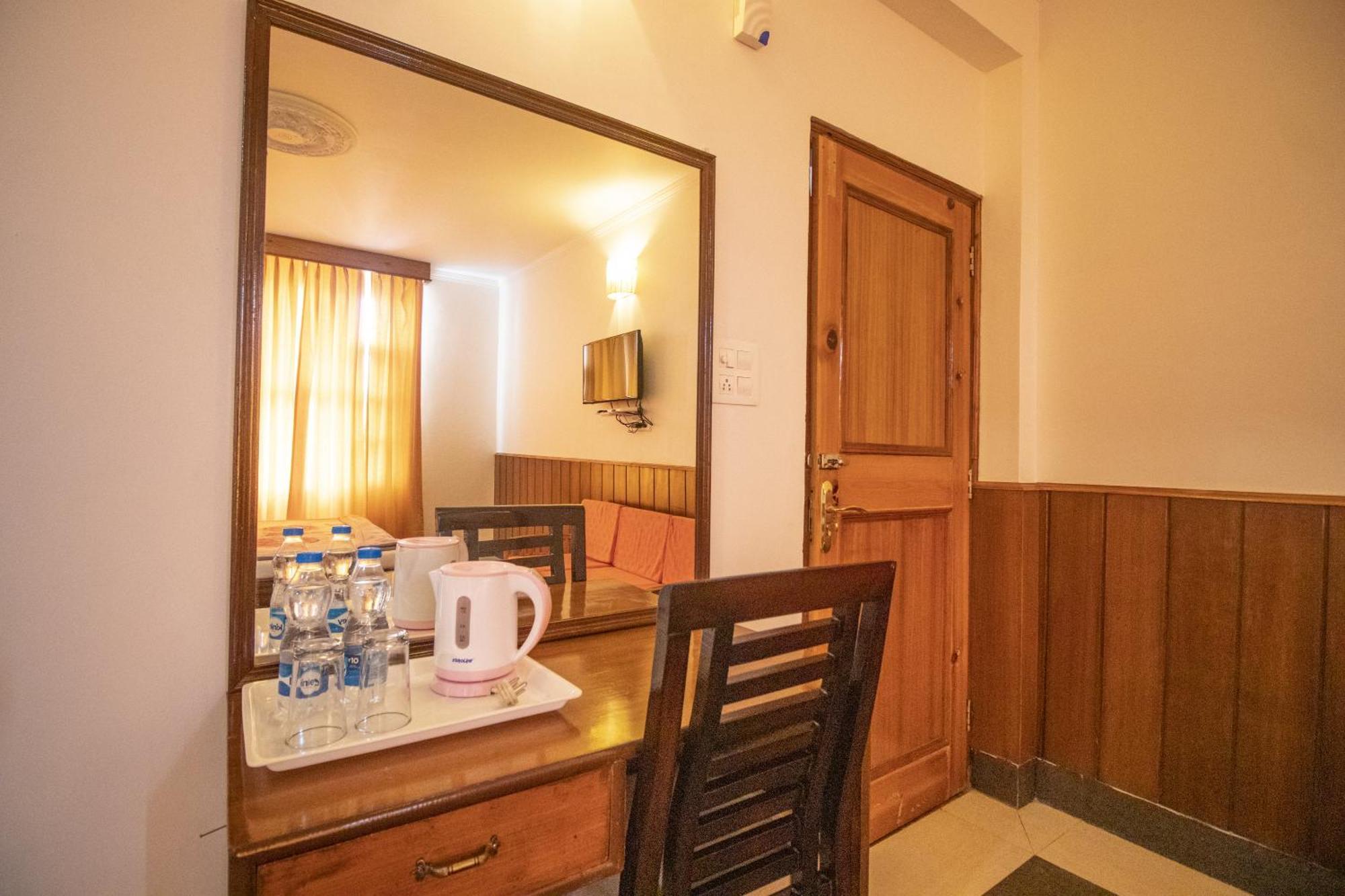 Wow Stayz2 Hotel The Lodge Dharamshala Esterno foto