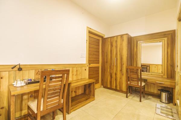 Wow Stayz2 Hotel The Lodge Dharamshala Esterno foto