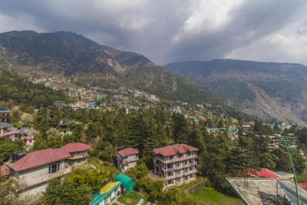 Wow Stayz2 Hotel The Lodge Dharamshala Esterno foto