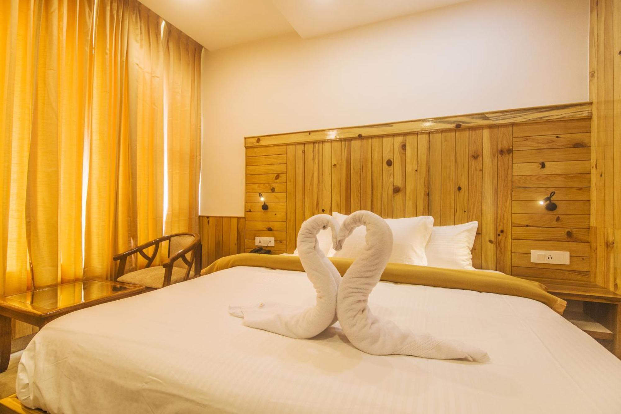 Wow Stayz2 Hotel The Lodge Dharamshala Esterno foto