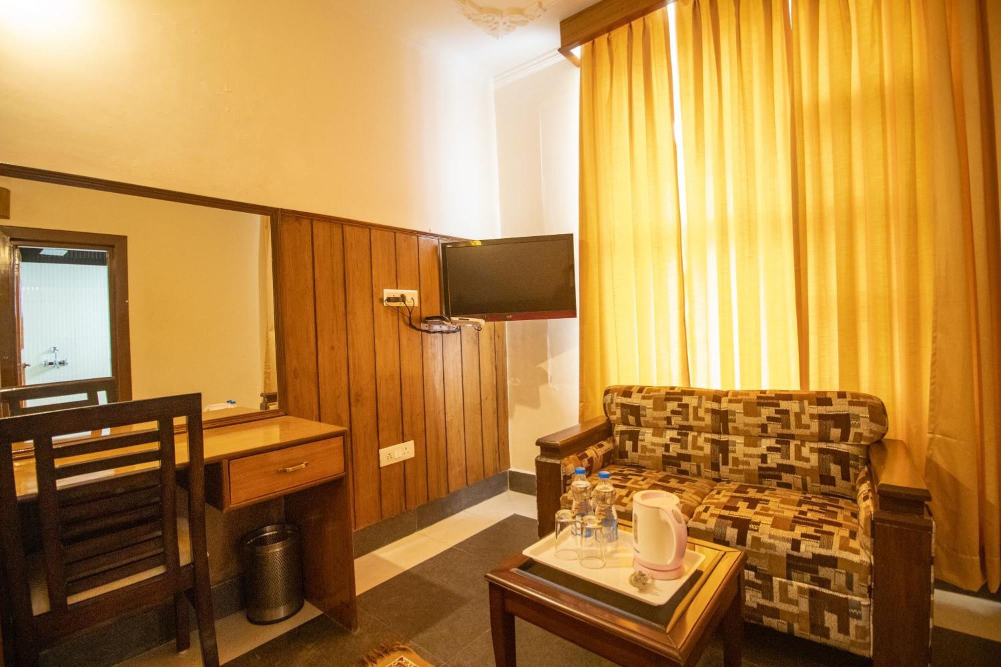 Wow Stayz2 Hotel The Lodge Dharamshala Esterno foto