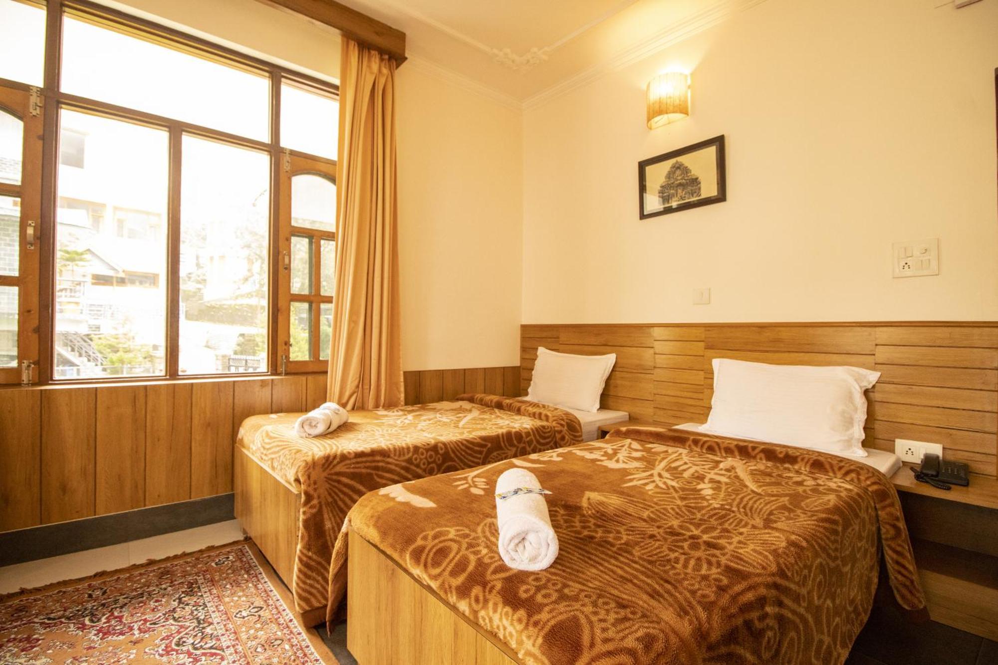 Wow Stayz2 Hotel The Lodge Dharamshala Esterno foto
