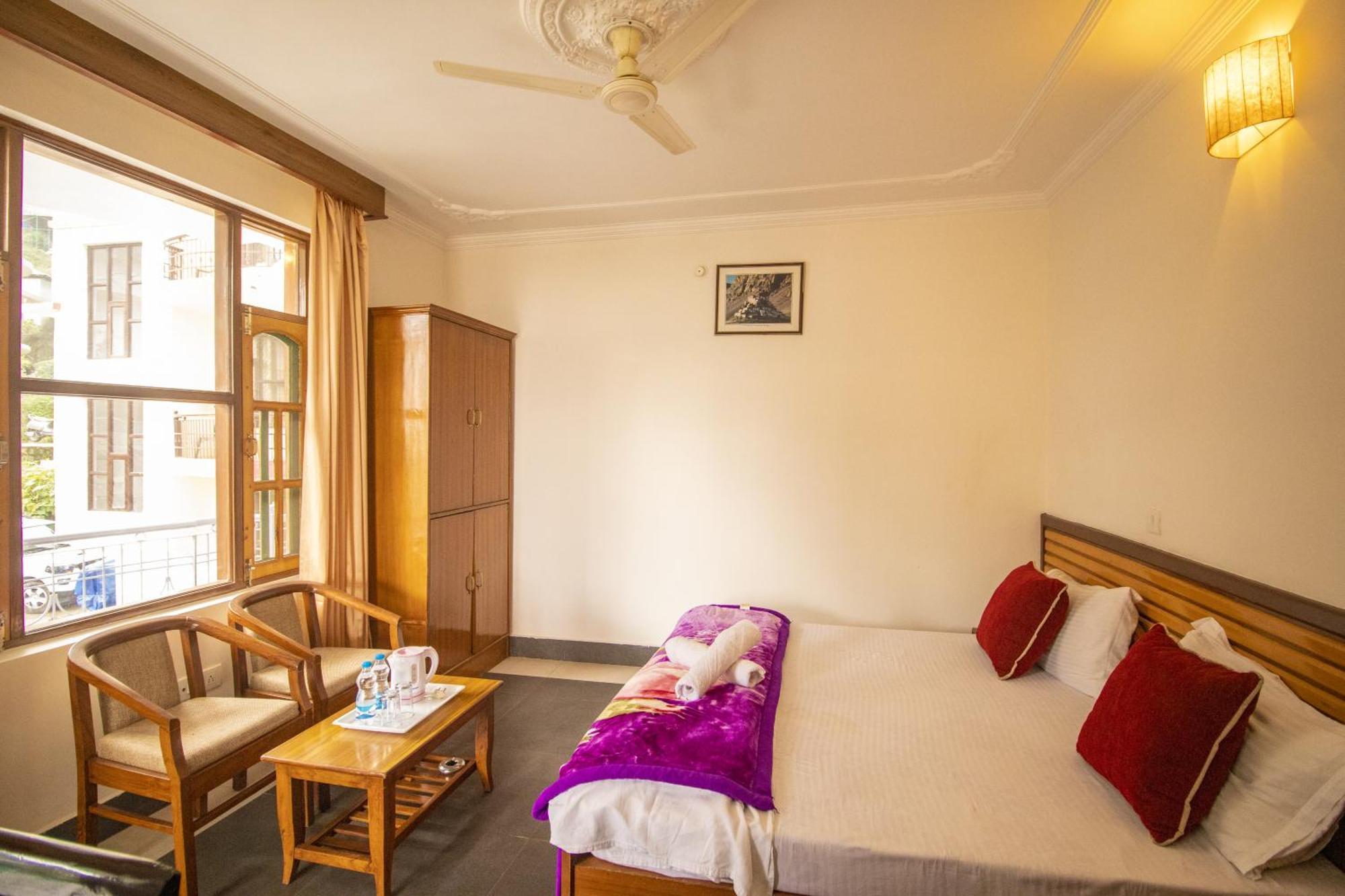 Wow Stayz2 Hotel The Lodge Dharamshala Esterno foto