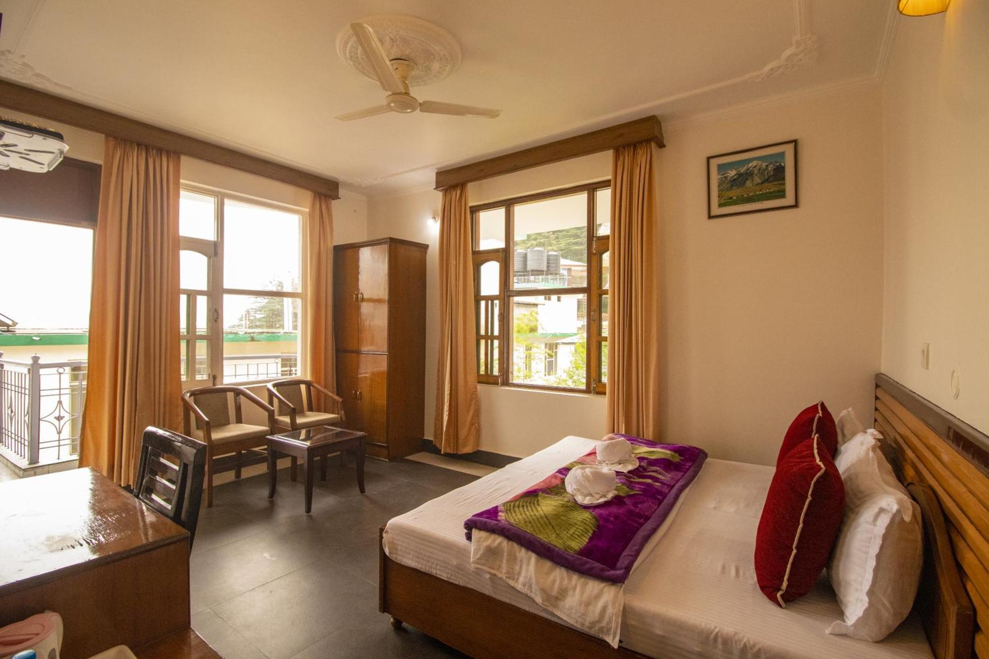 Wow Stayz2 Hotel The Lodge Dharamshala Esterno foto
