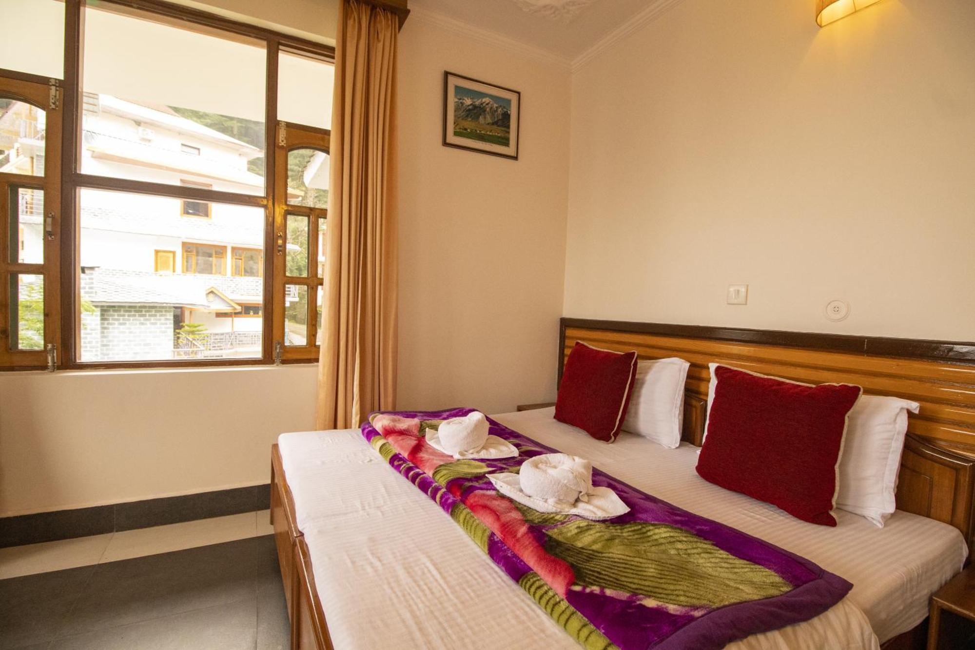 Wow Stayz2 Hotel The Lodge Dharamshala Esterno foto